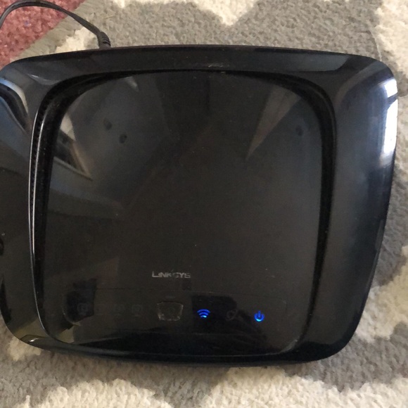 Linksys by Cisco Broadband Router - Picture 3 of 3